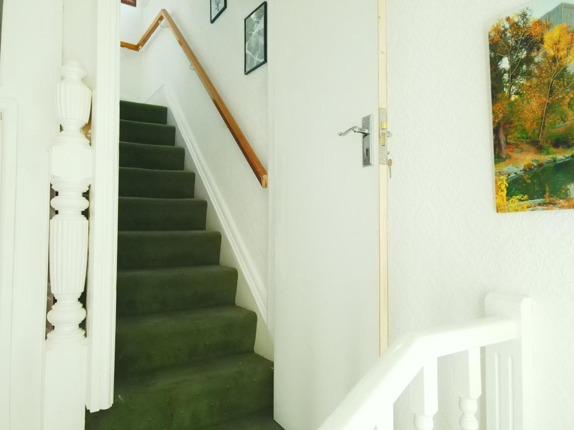 Service Accommodation 2 Bed Room Apartment In Newport South Wales Near Celtic Manor Icc Wales Exterior foto