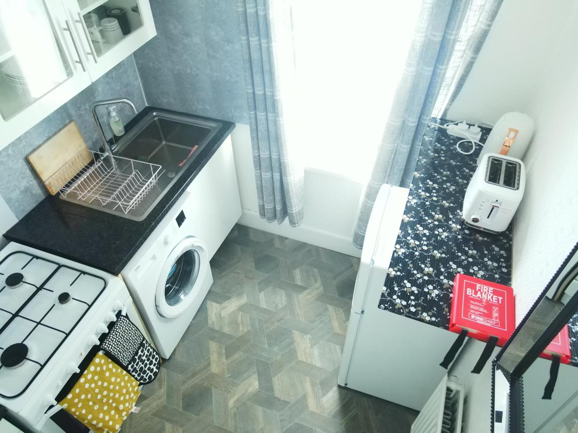 Service Accommodation 2 Bed Room Apartment In Newport South Wales Near Celtic Manor Icc Wales Exterior foto