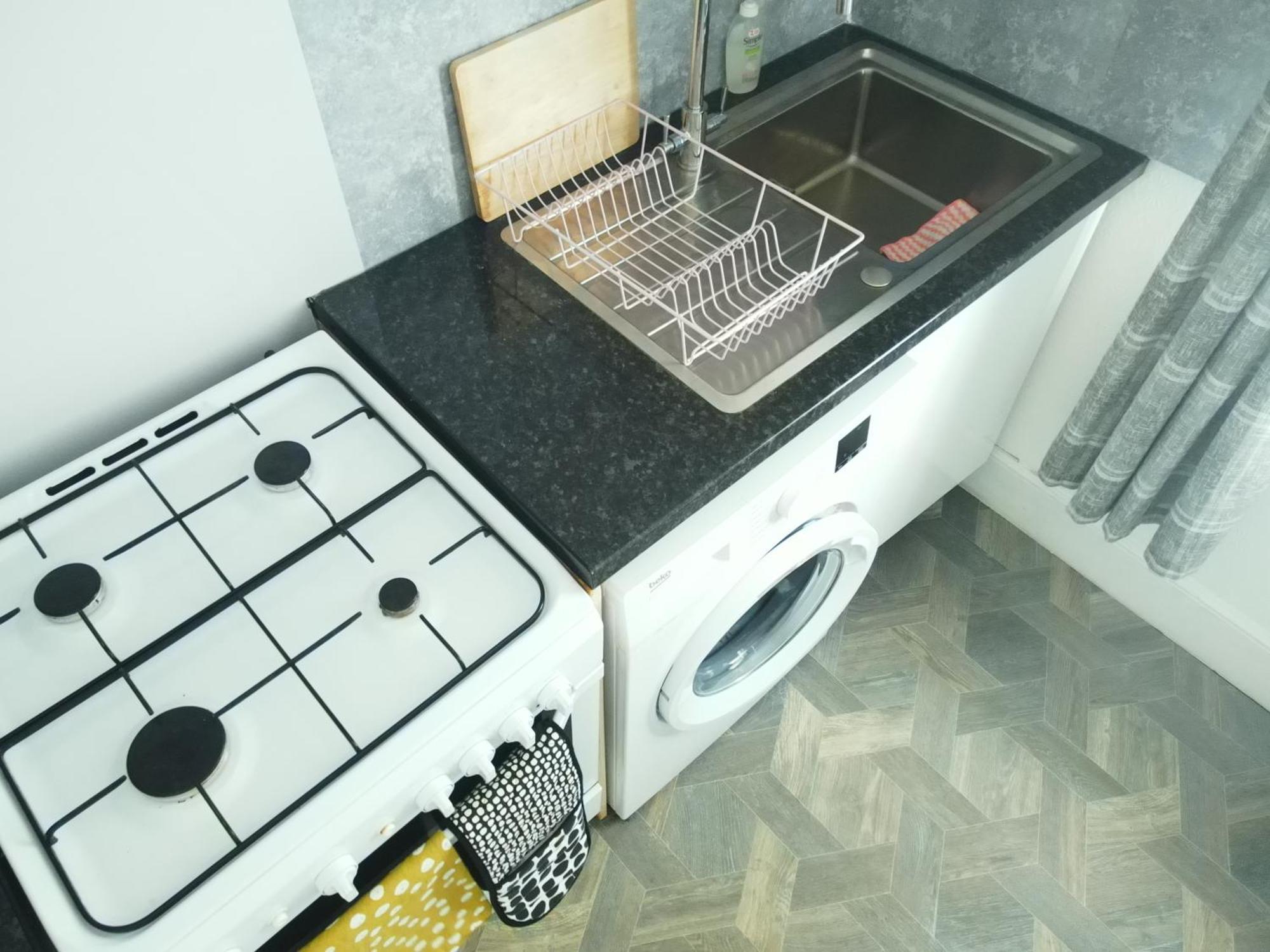 Service Accommodation 2 Bed Room Apartment In Newport South Wales Near Celtic Manor Icc Wales Exterior foto