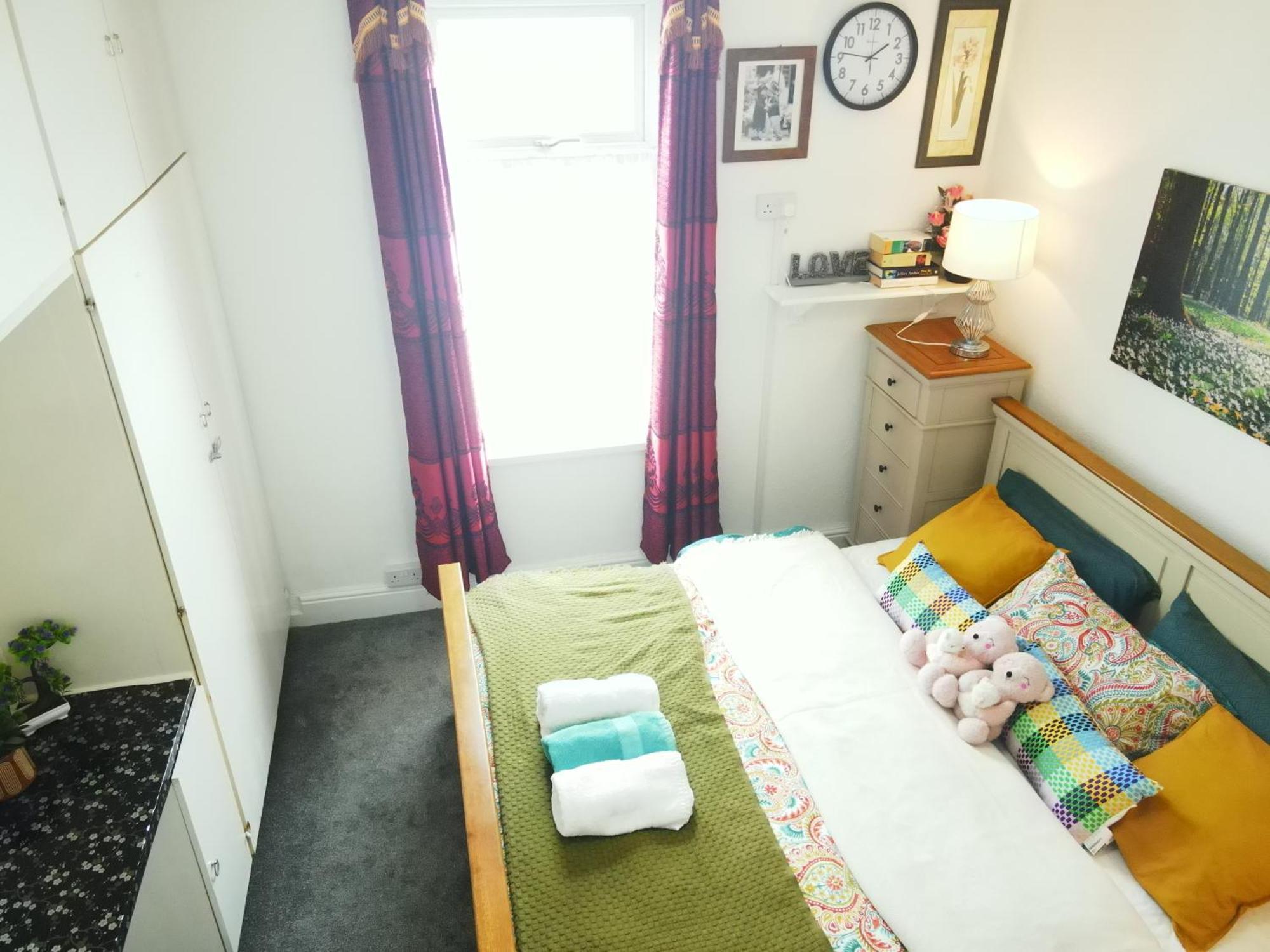 Service Accommodation 2 Bed Room Apartment In Newport South Wales Near Celtic Manor Icc Wales Exterior foto