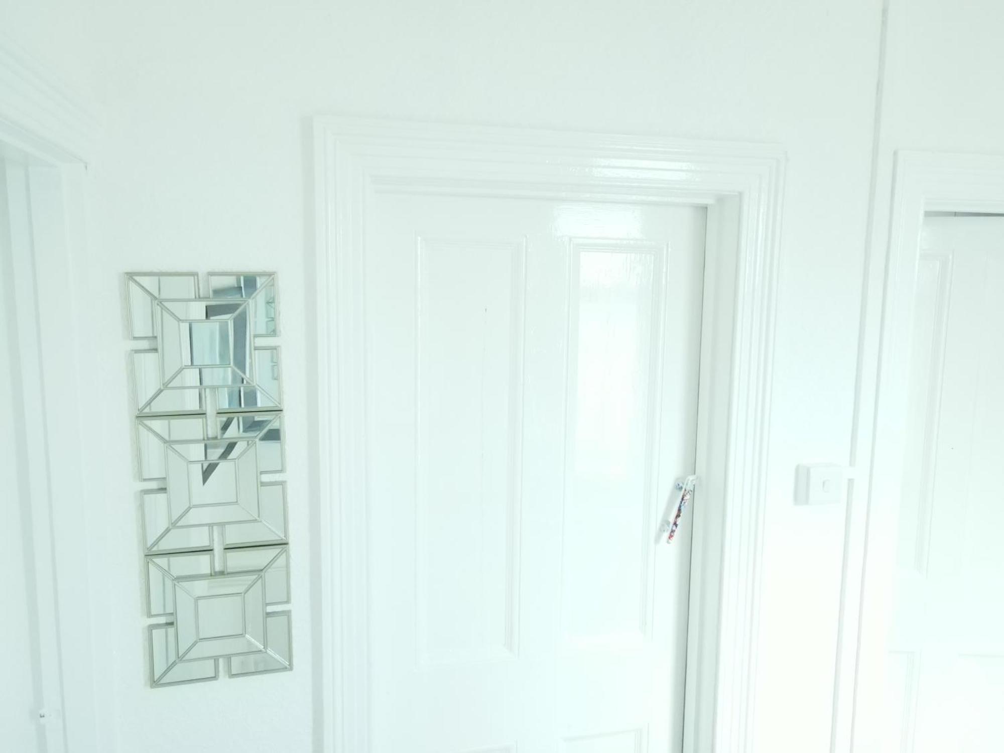 Service Accommodation 2 Bed Room Apartment In Newport South Wales Near Celtic Manor Icc Wales Exterior foto