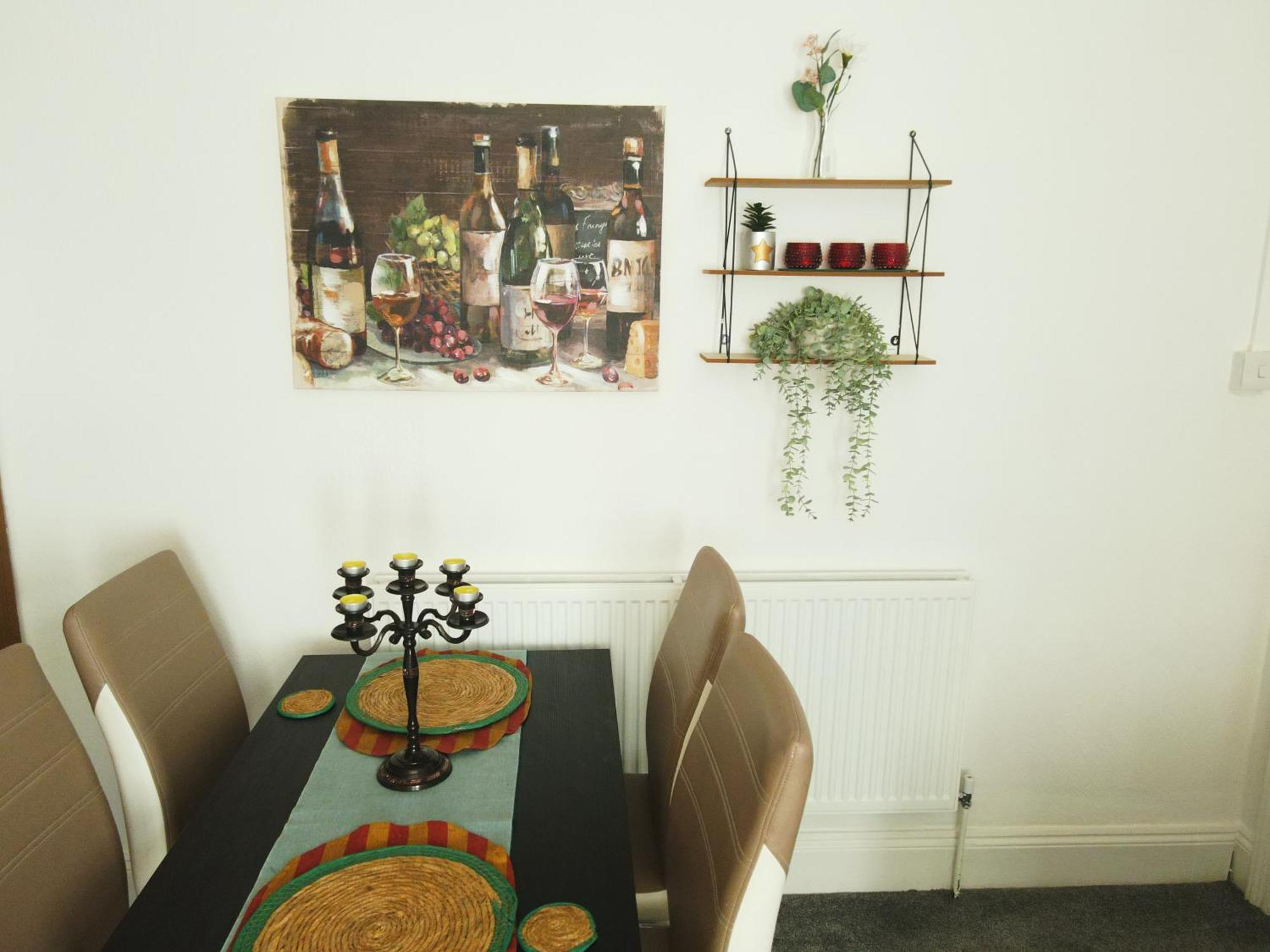 Service Accommodation 2 Bed Room Apartment In Newport South Wales Near Celtic Manor Icc Wales Exterior foto