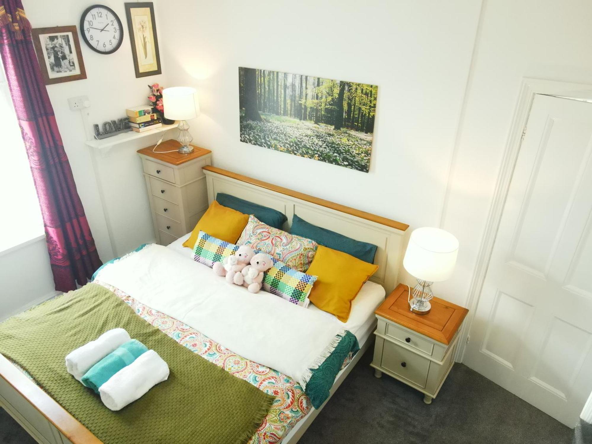 Service Accommodation 2 Bed Room Apartment In Newport South Wales Near Celtic Manor Icc Wales Exterior foto