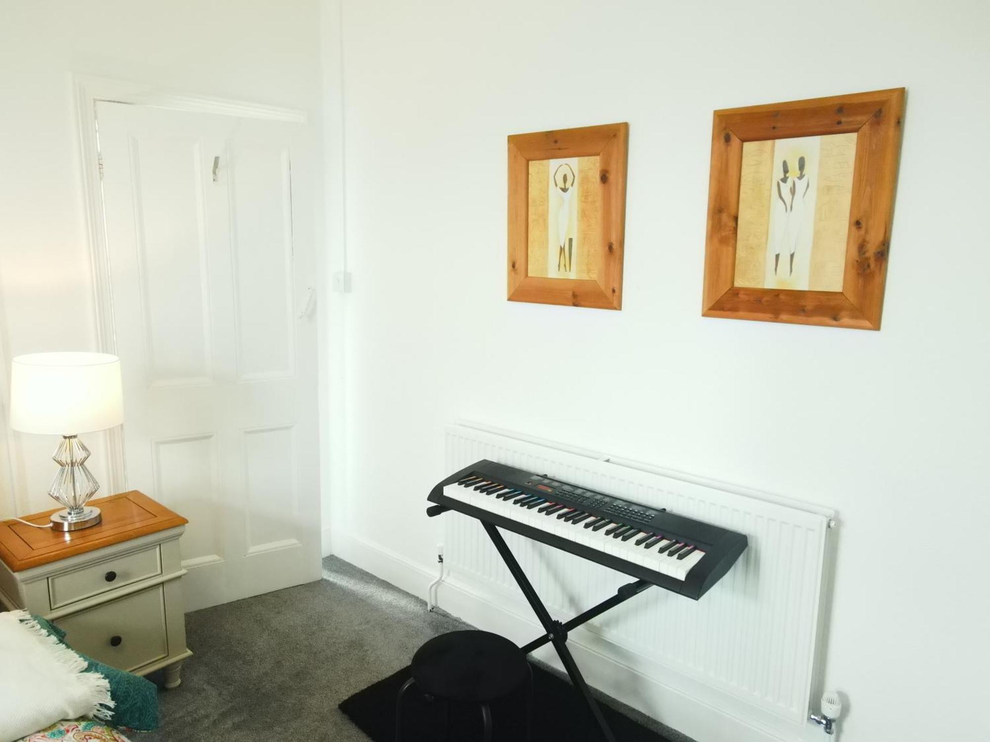 Service Accommodation 2 Bed Room Apartment In Newport South Wales Near Celtic Manor Icc Wales Exterior foto